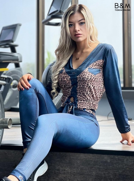 Set De Buso Recortado y Leggins
